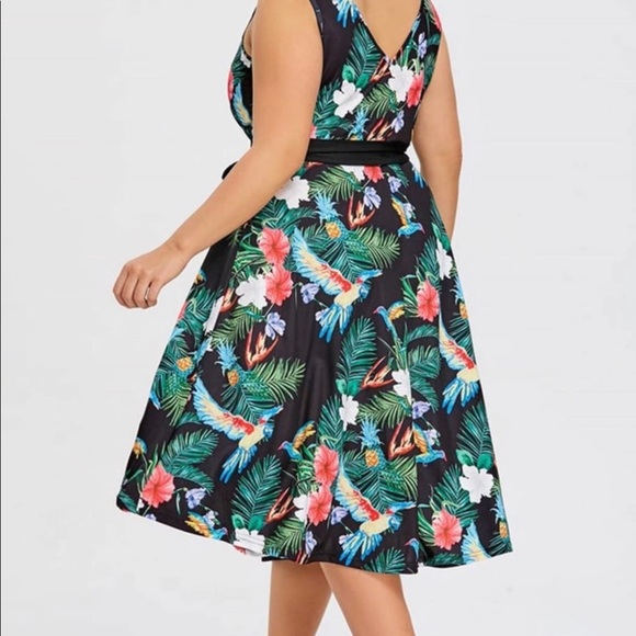 Rainforest Romance Midi Dress Faux Wrap 22/24 Plus - Picture 4 of 5